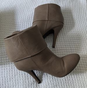 Costa Blanca booties